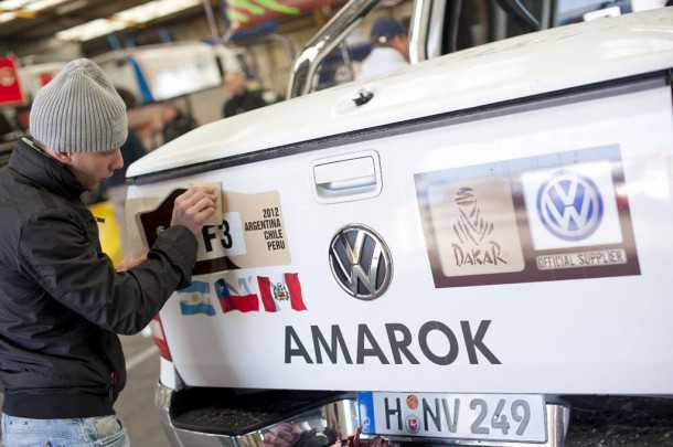 טנדר פולקסוואגן אמארוק 4X4. שנה שלישית ברציפות שפולקסוואגן מספקת את רכבי הסיוע למירוץ השטח הקשה בעולם - ראלי דקאר. צילום: VW