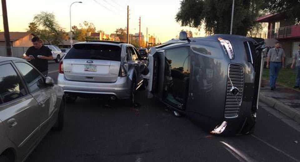 מונית UBER אוטונומית התהפכה באריזונה בעקבות פגיעה של פורד אדג'. צילום: ANN